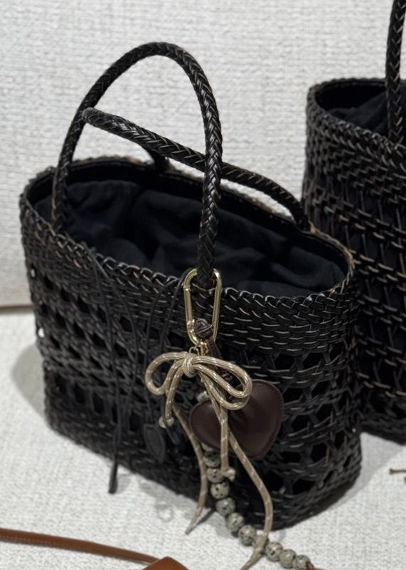 CAMILLA PIHL - Cordova Liten Kurvveske Black