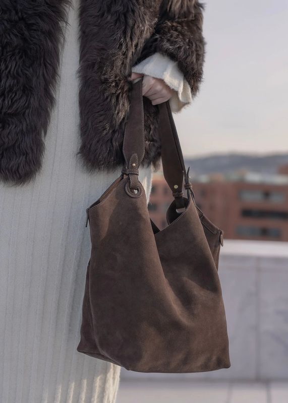 CALA JADE - Soho Skulderveske Umber Suede